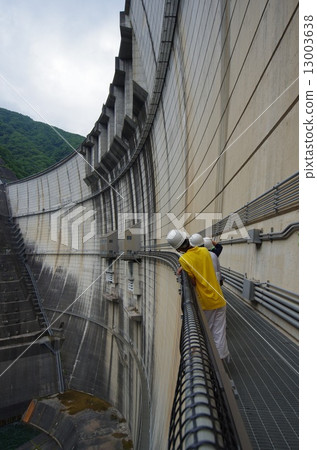 Dam tour 13003638
