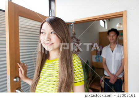 beauty salon, female customer, female 13005161
