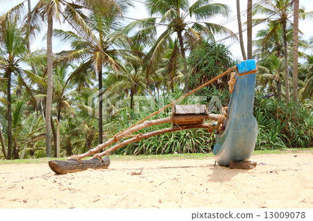 The traditional Sri Lanka's boat for fishing on the beach 13009078