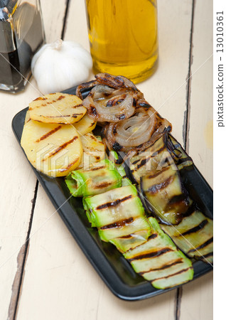 grilled assorted vegetables grilled assorted vegetables 13010361
