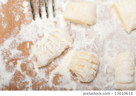 making fresh Italian potato gnocchi making fresh Italian potato gnocchi 13010618