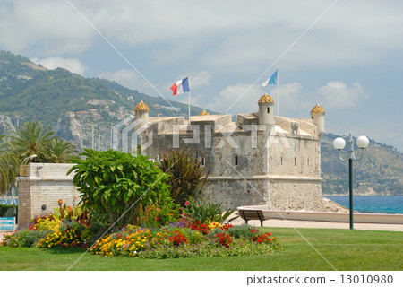 Bastion in port of Menton 13010980