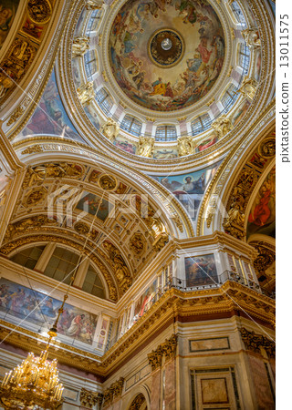 Interior of Saint Isaac's Cathedral in St. Petersburg 13011575