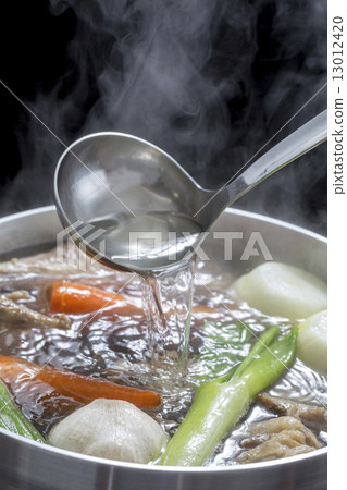 Chicken bouillon Chicken bouillon 13012420