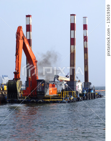 Dredging work 13019369