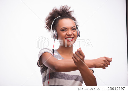 Everybody loves music 13019697