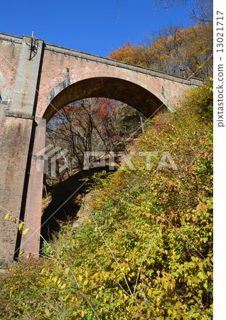 Usui Third Bridge (Megane Bridge) (Usui Pass Railway Facility / Annaka-shi Matsuida Town, Gunma Prefecture) 13021717