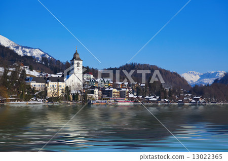 Village St Wolfgang on the lake Wolfgangsee - Salzburg Austria 13022365
