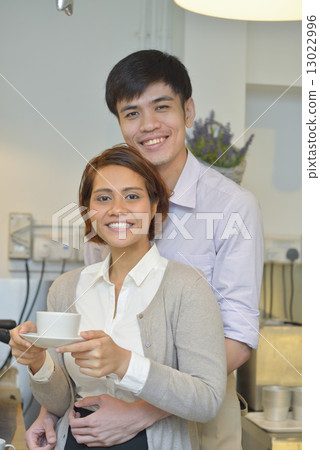 Asian , Young Couple , Cafe Asian , Young Couple , Cafe 13022996