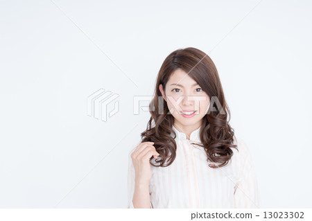 young woman young woman 13023302