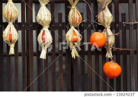 Scenery with dried persimmons Scenery with dried persimmons 13024237