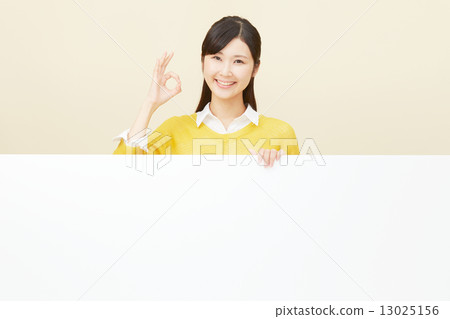 留言板和OK婦女簽字 13025156