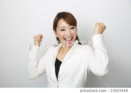 欣喜的女人 13025448