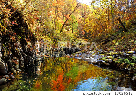 Fall of the Nakatsugawa Valley 13026512
