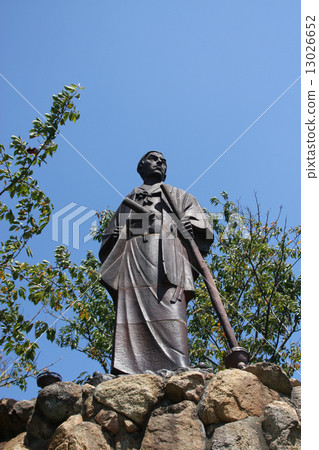Bronze statue of Shosaku Takasugi 13026652