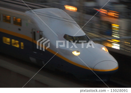 黃昏的東北新幹線/上越新幹線E4系列(舊漆、搖攝) 黃昏的東北新幹線/上越新幹線E4系列(舊漆、搖攝) 13028091