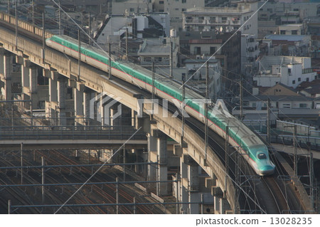 Tohoku Shinkansen E 5 series · single 13028235