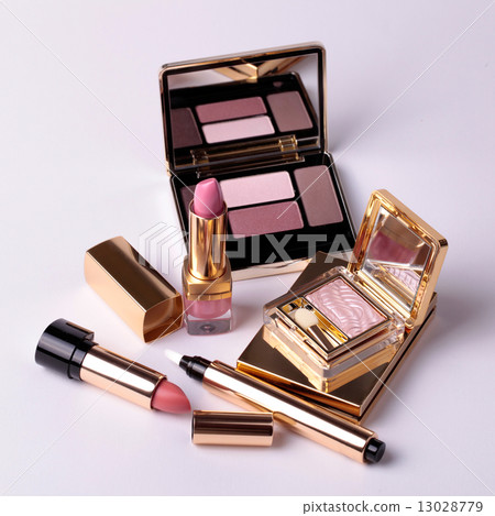 eyeshadow palette with mirror and lipsticks 13028779