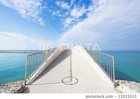 Okinawa's beach · beautiful beach 13031013