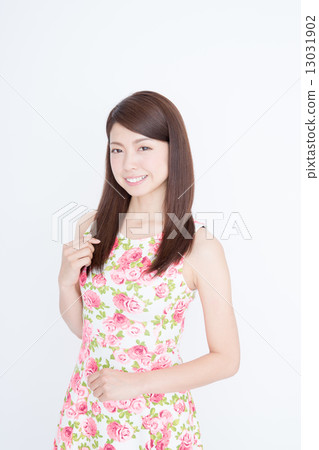 年輕的女士 年輕的女士 13031902