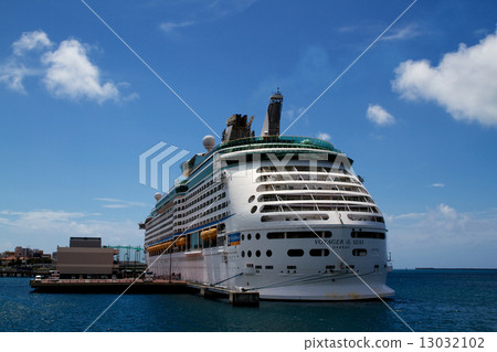 ms voyager of the seas, cruise ship, floating hotel 13032102