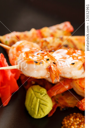 Japanese Skewered Prawns with Vegetables 13032961