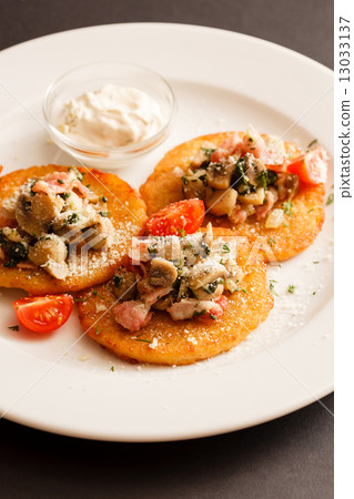 potato pancakes potato pancakes 13033137