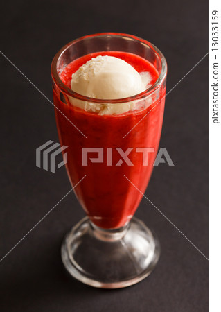 strawberry smoothie with ice cream strawberry smoothie with ice cream 13033159