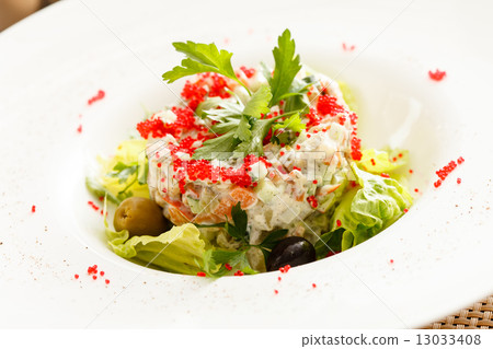 russian salad 13033408