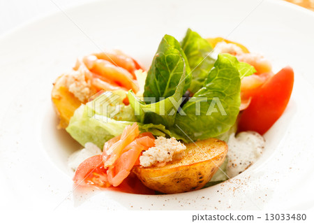 roasted potatoes with smoked salmon 13033480