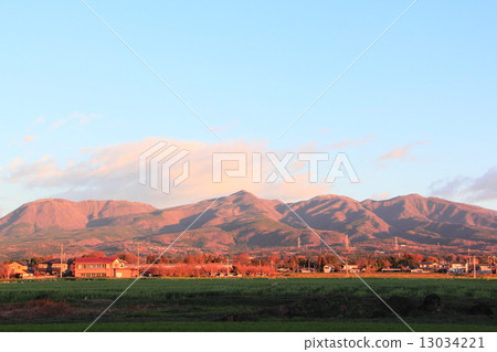 早晨的太陽（群馬縣）赤城山 13034221