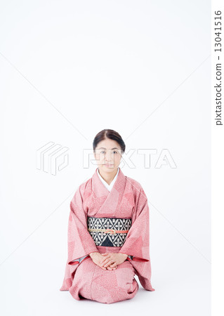 Senior women in kimono Senior women in kimono 13041516