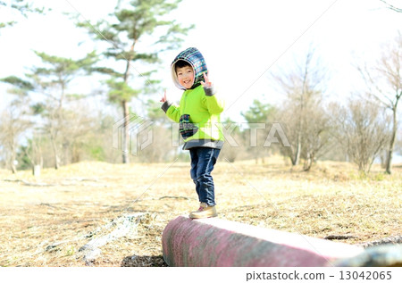 A child A child 13042065
