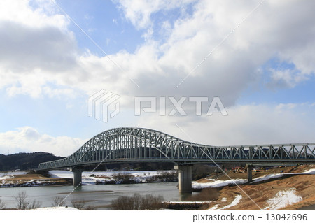 岩手縣一關市北上川上的北上橋 岩手縣一關市北上川上的北上橋 13042696