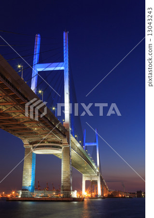 Evening scenery of Yokohama Bay Bridge Evening scenery of Yokohama Bay Bridge 13043243