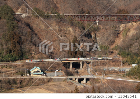 Limited express Kusatsu going over the Azuma line section sinking at Hachikoban dam 13045541