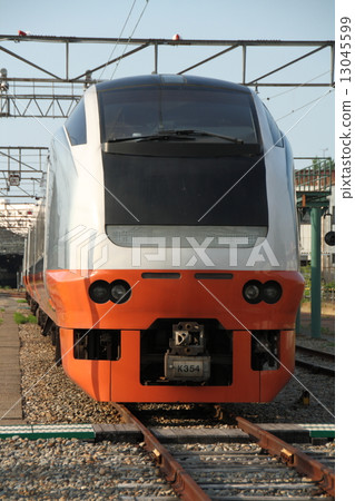 在新潟,新鮮日立汽車等待改造 在新潟,新鮮日立汽車等待改造 13045599