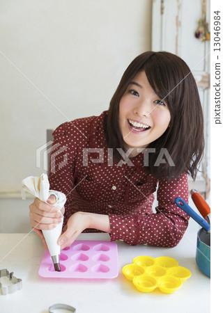 Handmade chocolate 13046984