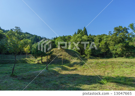 Kasugayama城堡踪影在夏天 13047665