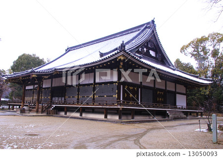 Ninna-ji寺（京都）雪躺在大廳裡 13050093