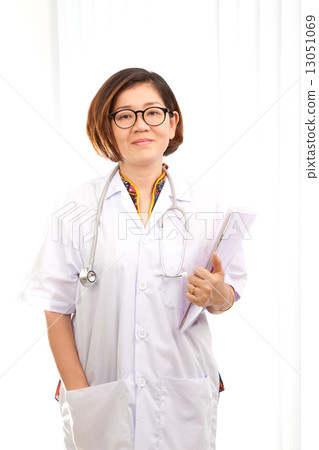 doctor sitting in working room 13051069