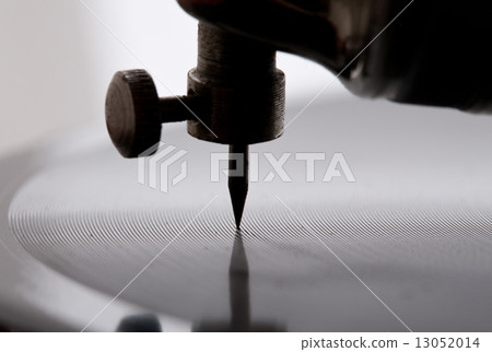 gramophone needle playing record 13052014