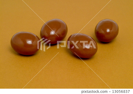 chocolate ball 13056837
