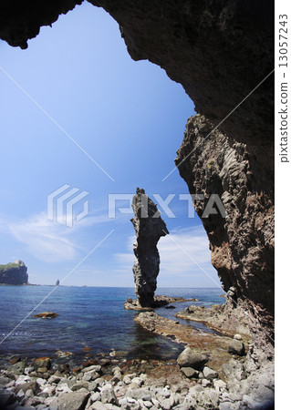 Shingon Cape 13057243