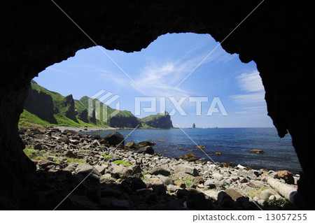 Shingon Cape 13057255