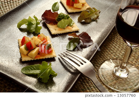 Canapé appetizer wine bar 13057760