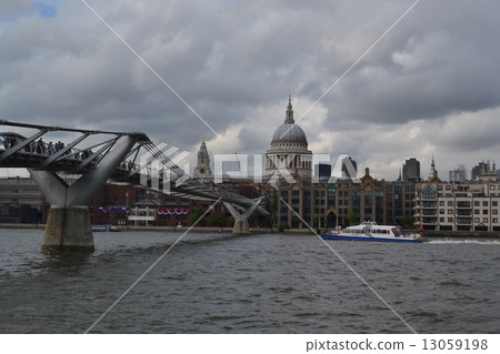 River Thames River Thames 13059198