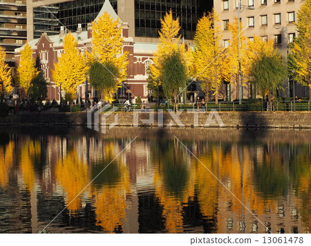 城市秋天 城市秋天 13061478