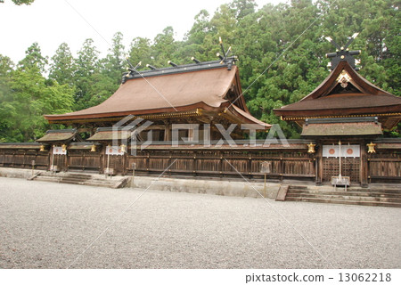 Kumano main shrine's main hall (Wakayama prefecture Tanabe shrine main shrine) Kumano main shrine's main hall (Wakayama prefecture Tanabe shrine main shrine) 13062218