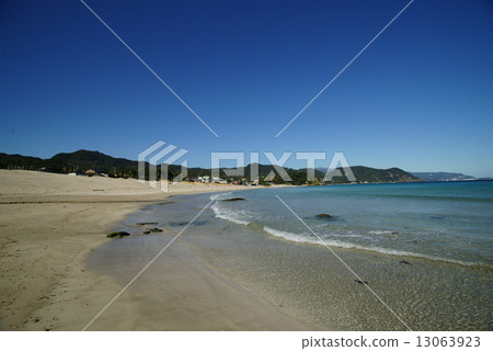 Izushita Shirahama Beach Izushita Shirahama Beach 13063923